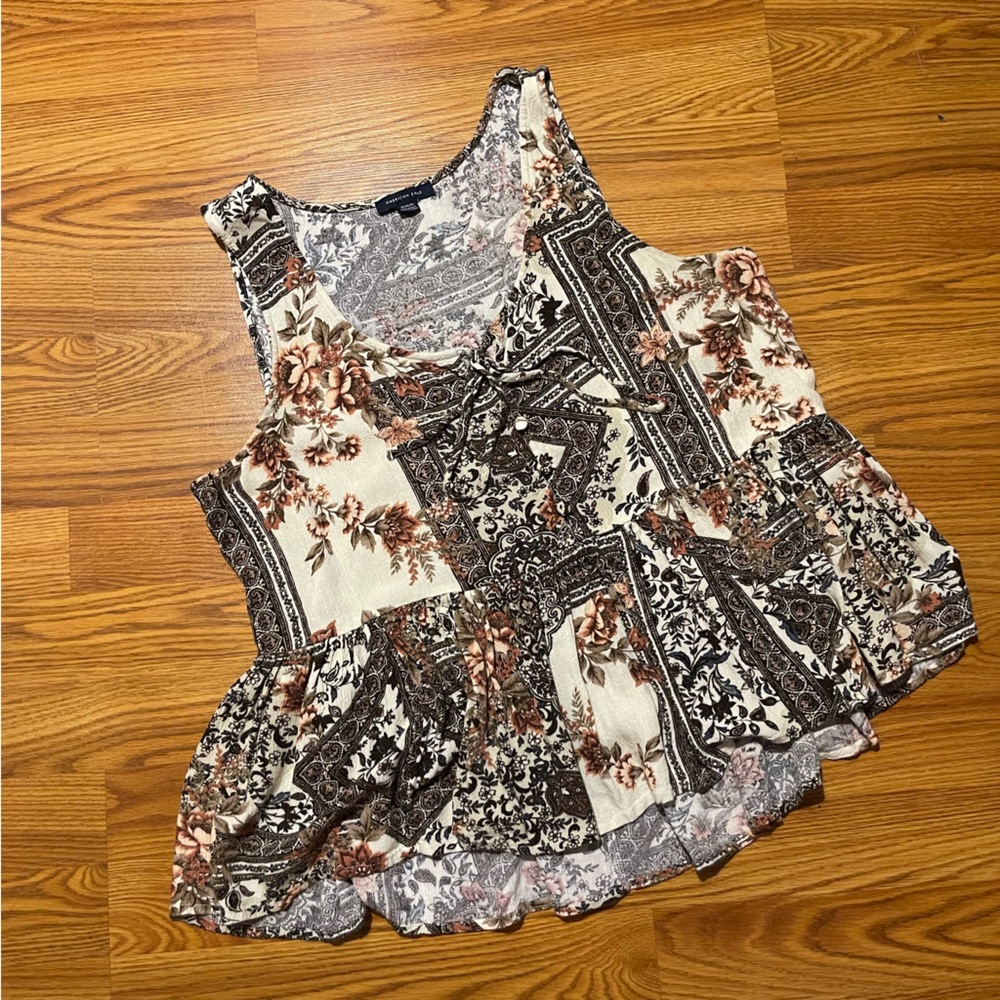 American Eagle Flowy tank size: M